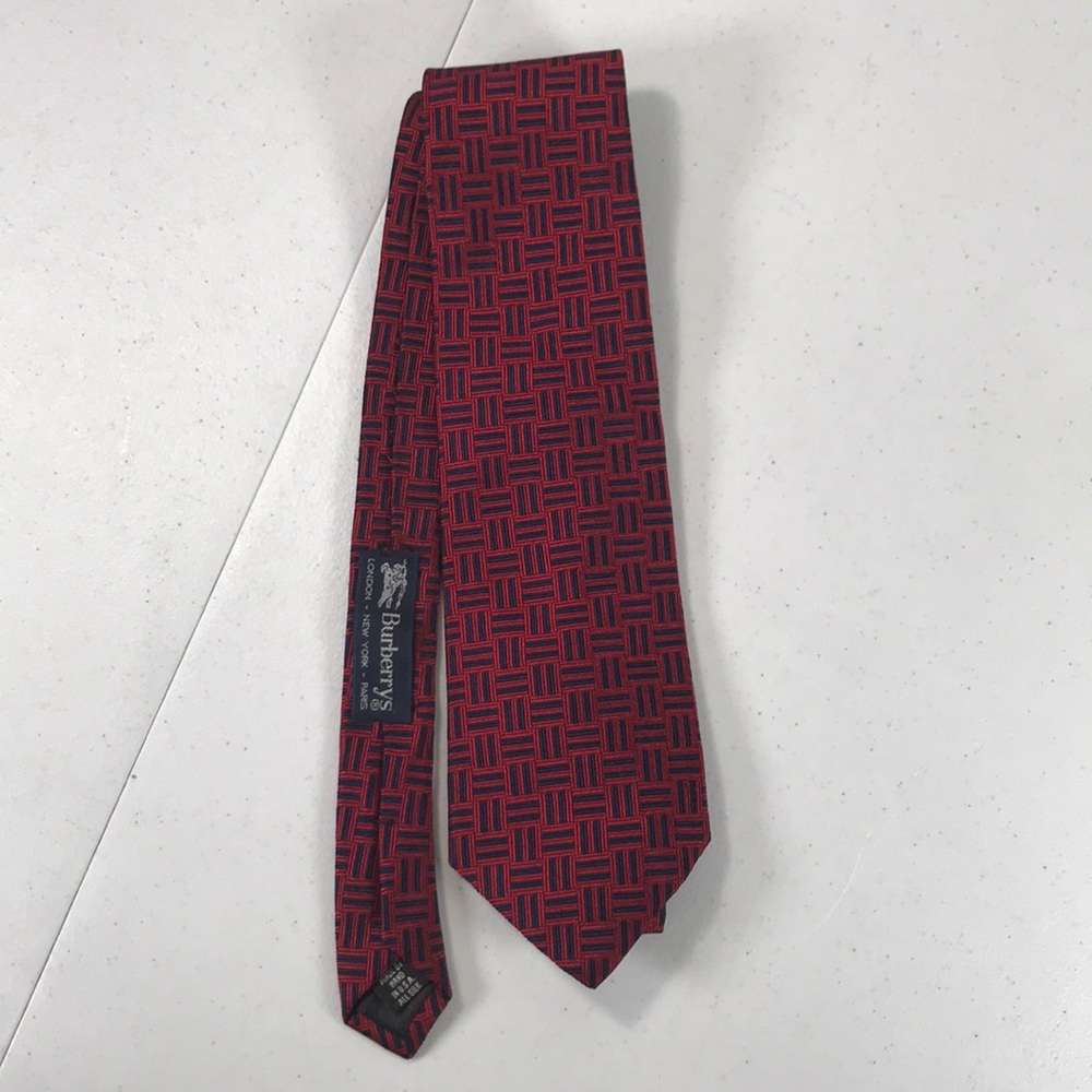 Burberrys vtg handmade silk red & navy tie